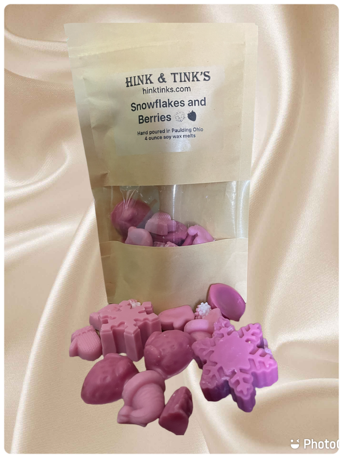 4 ounce Bag Snowflakes and Berries soy wax melts