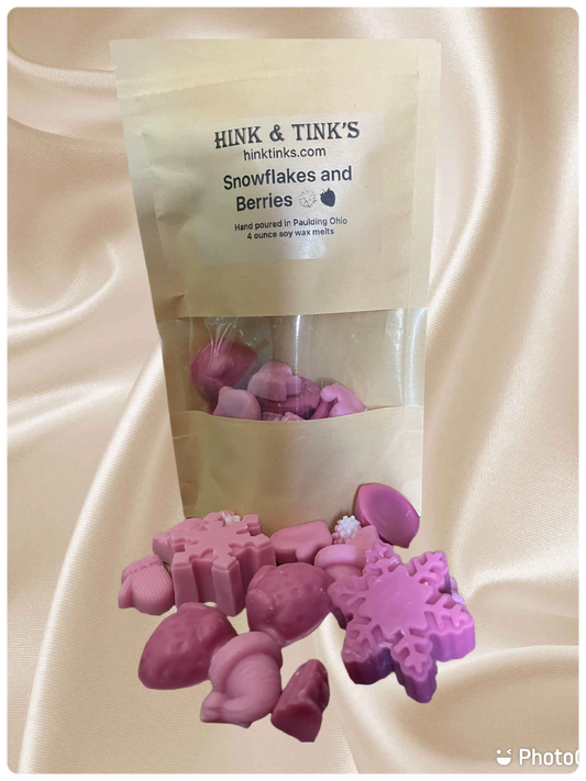 4 ounce Bag Snowflakes and Berries soy wax melts